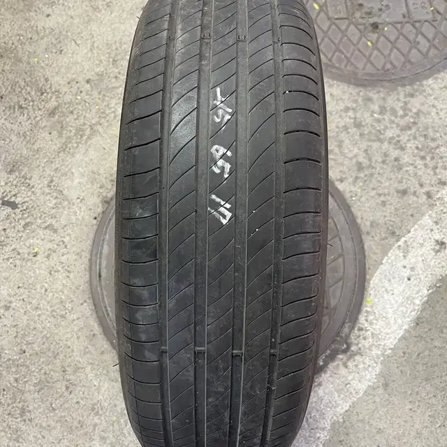 미쉐린타이어(215/65R17)