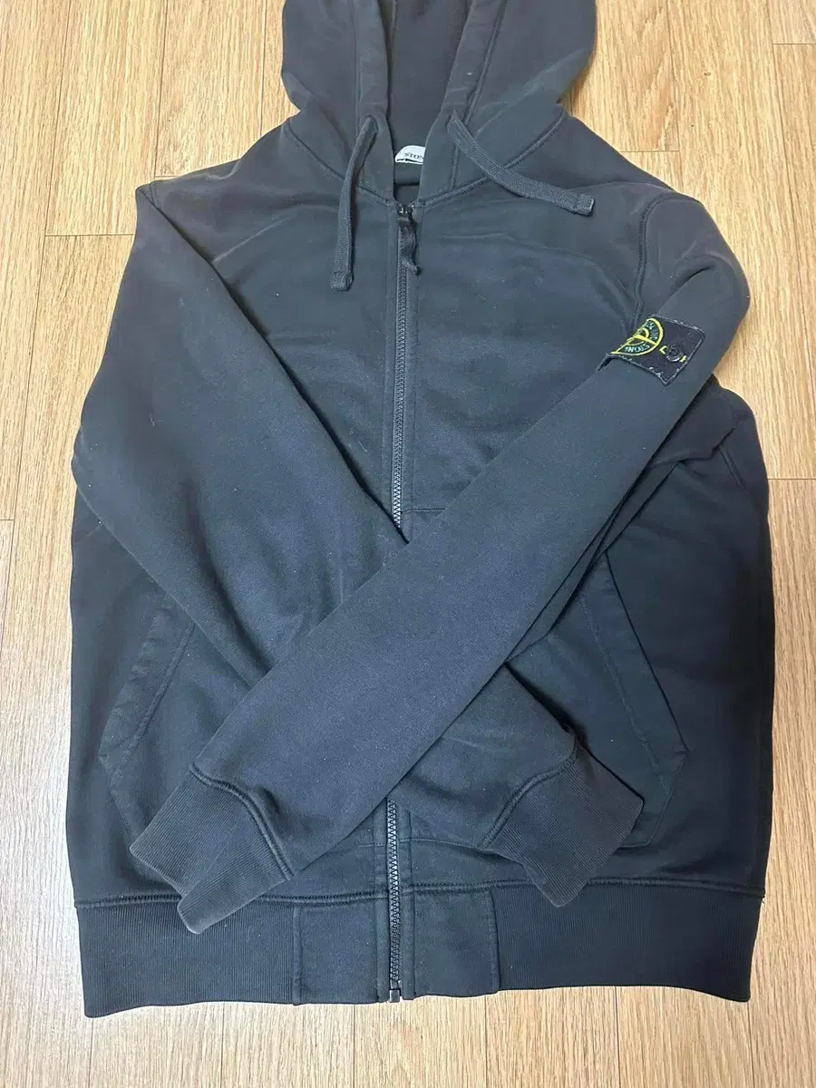 (Genuine) Stone Island 20Fw Hoodie Zip Up < L >