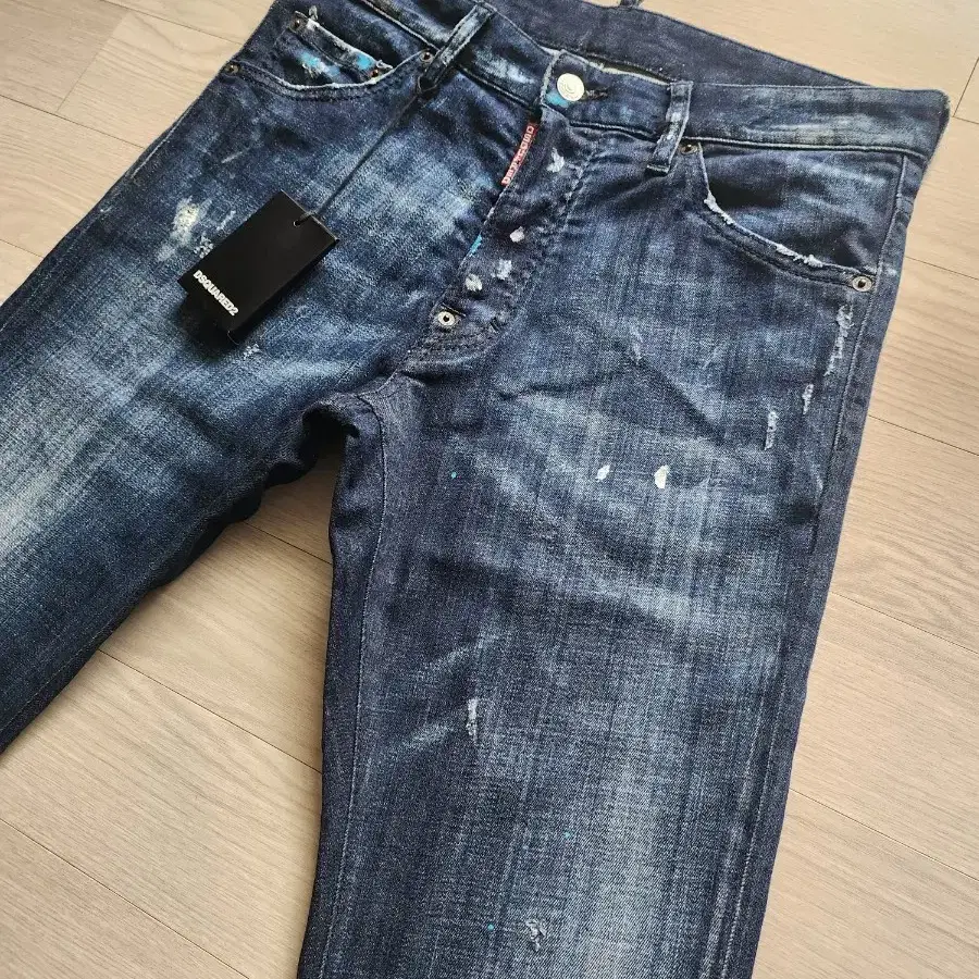 정품 디스퀘어드2 Paint splattered Jean-46