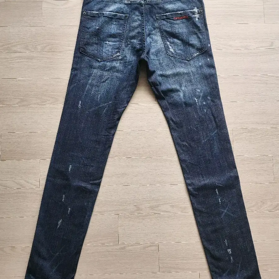 정품 디스퀘어드2 Paint splattered Jean-46