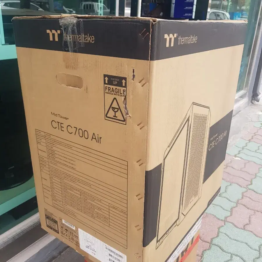 써멀테이크 MID TOWER 케이스 CTE C700 AIR