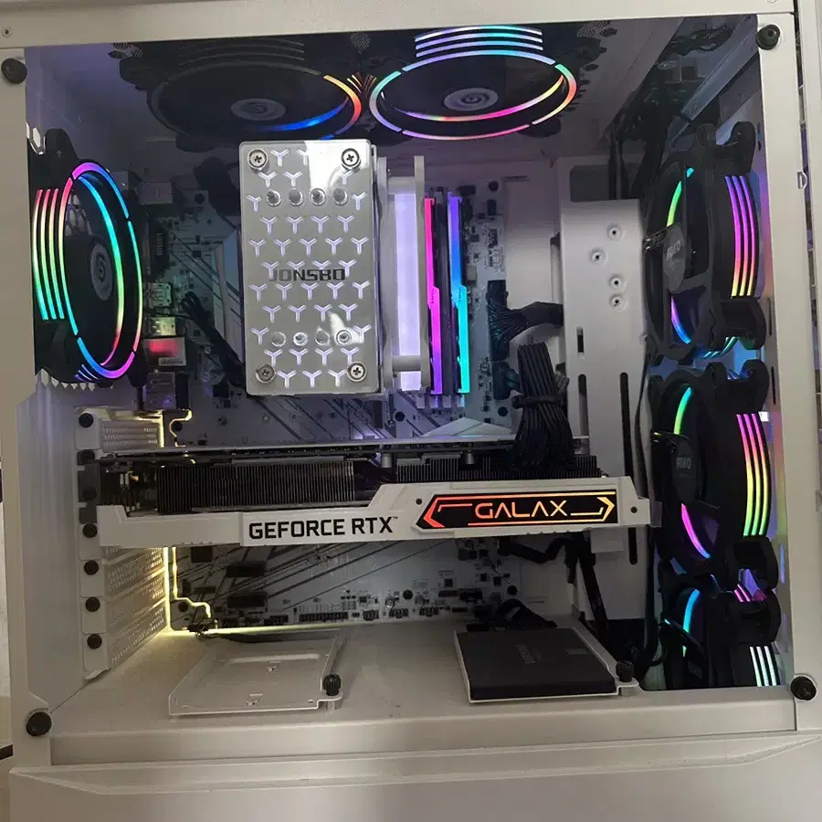 i7-8700/갤럭시RTX2070화이트/ 화이트+RGB에디션