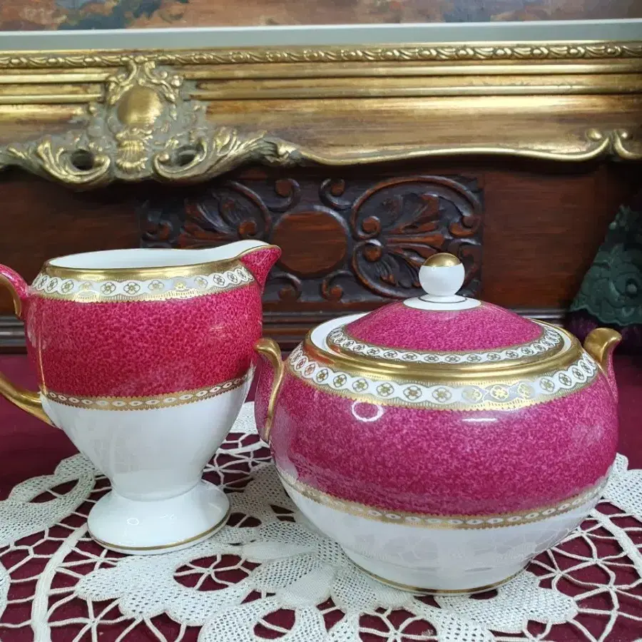 Wedgwood Ulander Powder Ruby Tureen