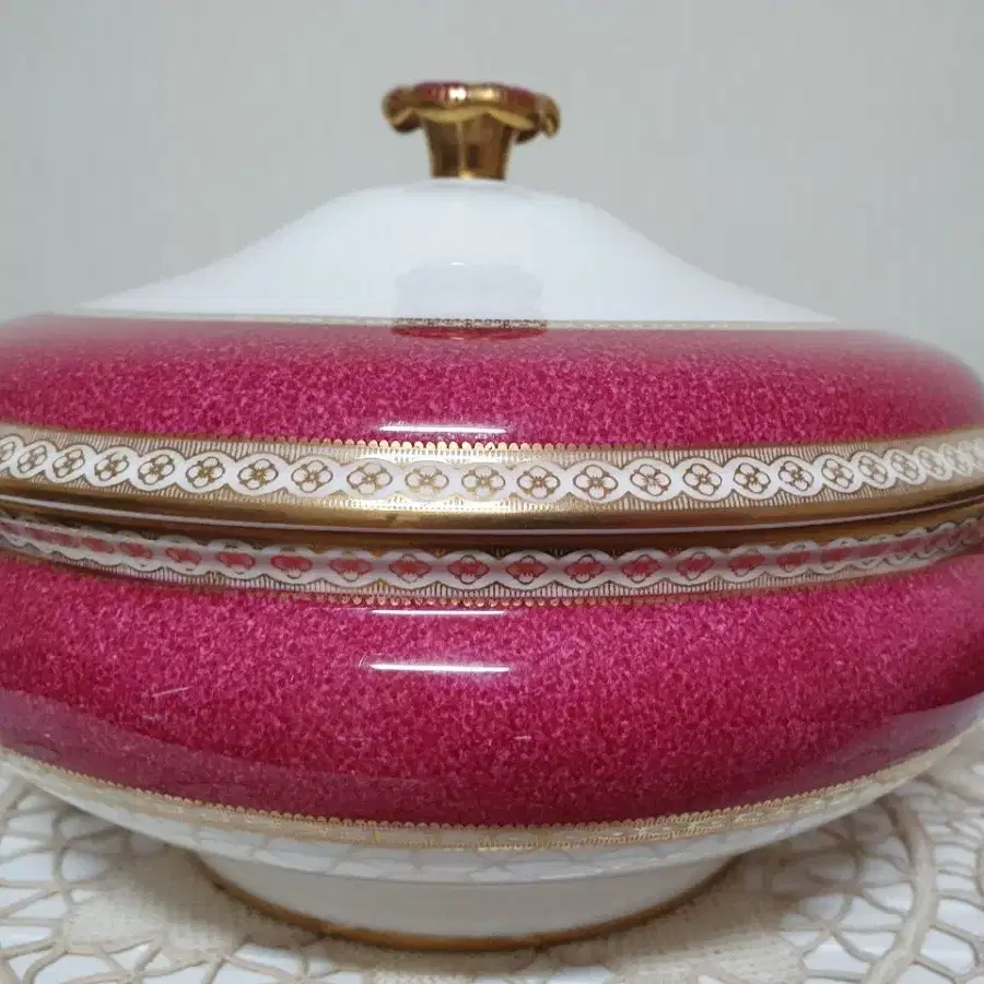 Wedgwood Ulander Powder Ruby Tureen