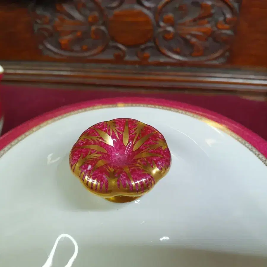 Wedgwood Ulander Powder Ruby Tureen