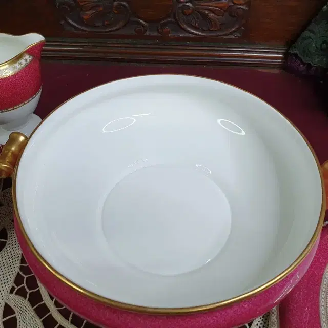 Wedgwood Ulander Powder Ruby Tureen