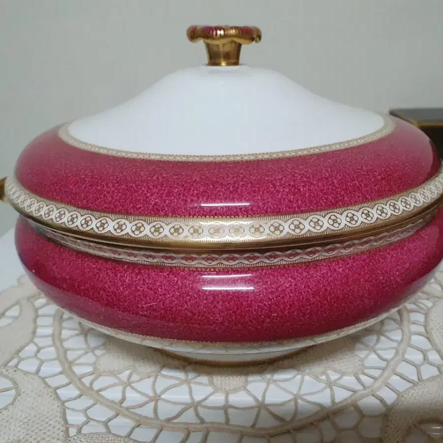 Wedgwood Ulander Powder Ruby Tureen