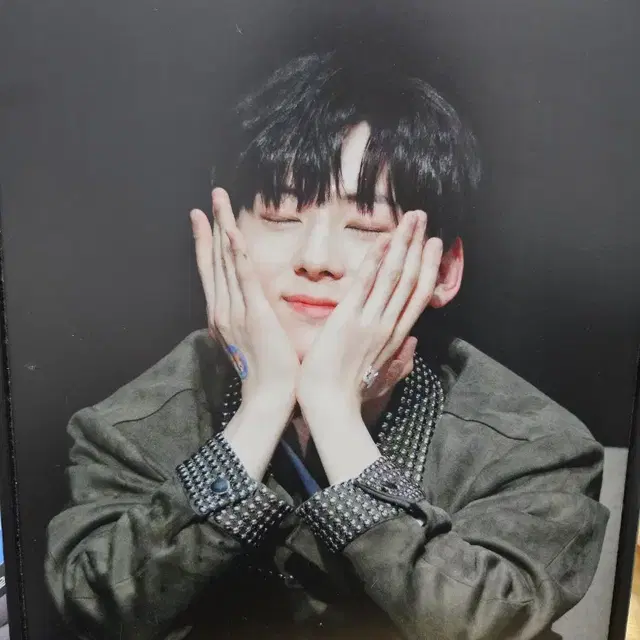 황민현 액자