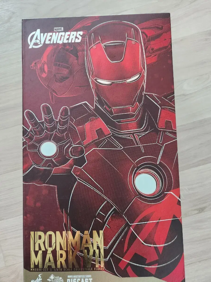 Hot Toys Iron Man Mark 7 Figure