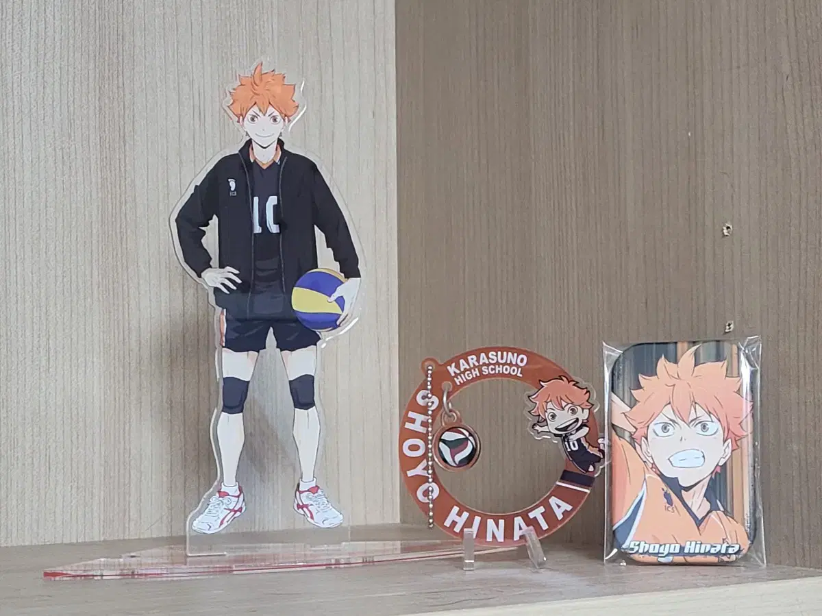 Haikyuu hinata Shoyo acrylic Stand, can badge