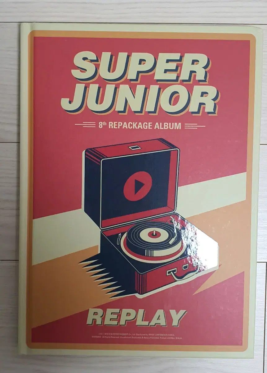 Super Junior's 8th album repackage album REPLAY