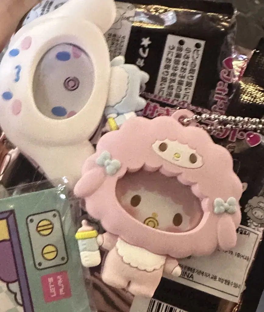 Sanrio Photo Badge Baby Cinnamoroll WTS