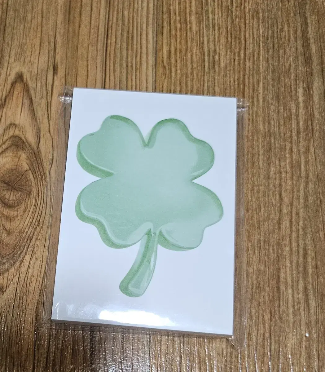 Four-leaf clover notepad