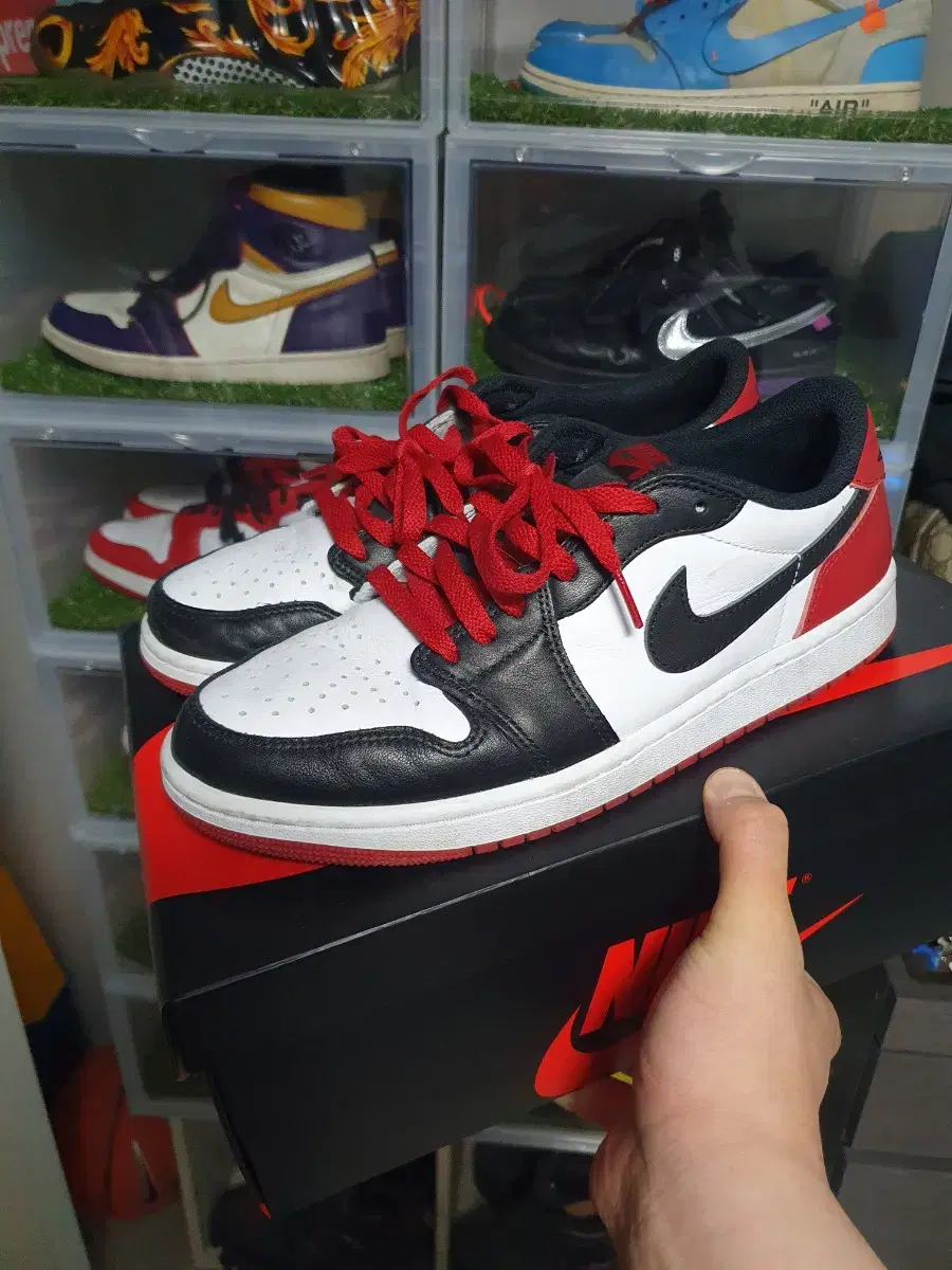 I'm selling my once-worn Jordan 1 Low OG Black Toe 275.