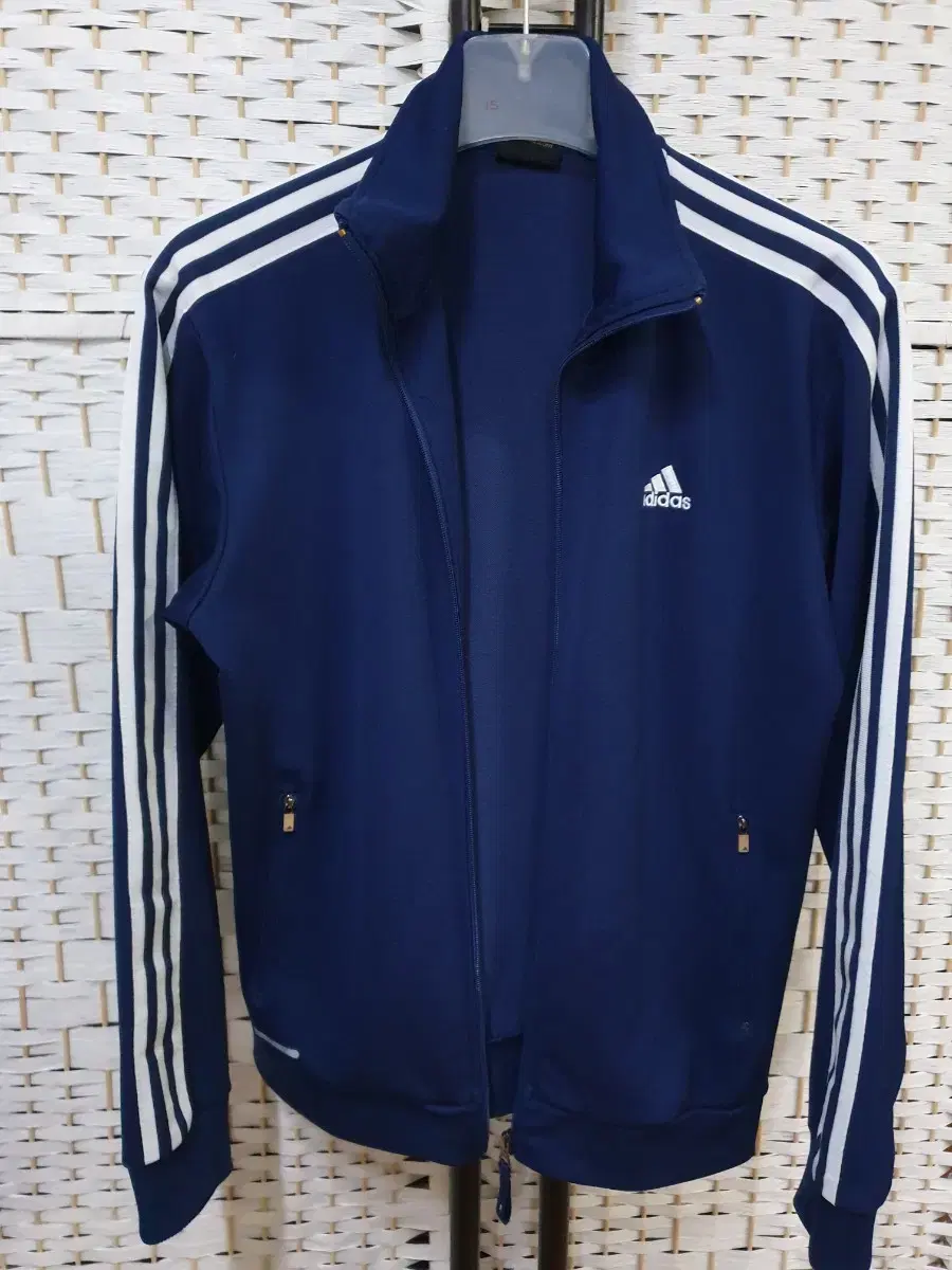 (0088) ADIDAS Adidas Sports Jersey 100 L