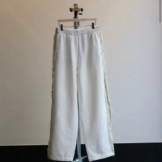 공테잎 Side Slash Track Pants white