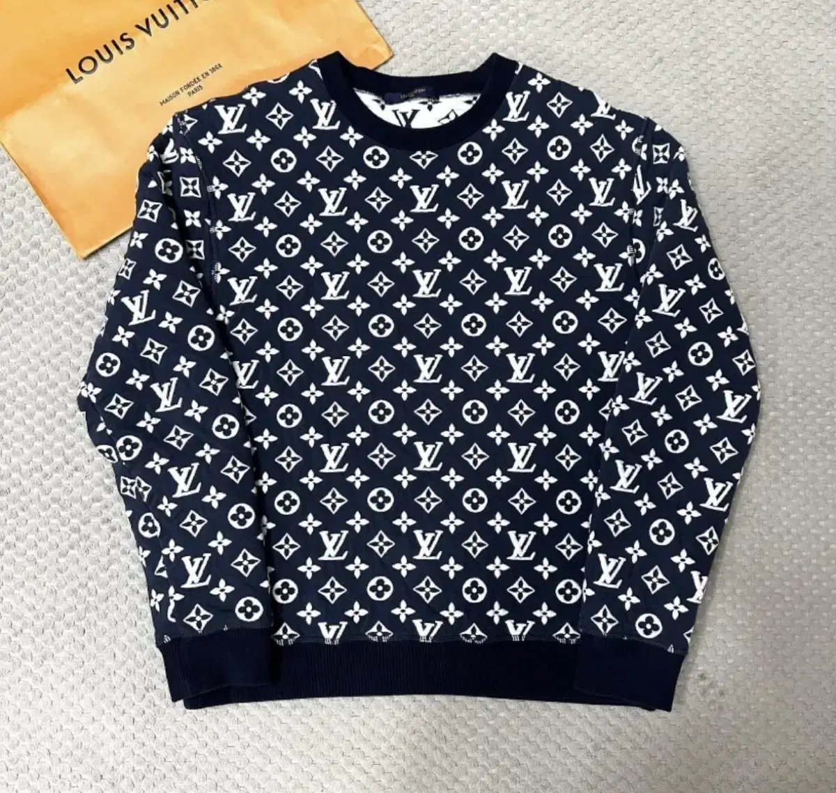 Louis Vuitton Full Monogram Knit M