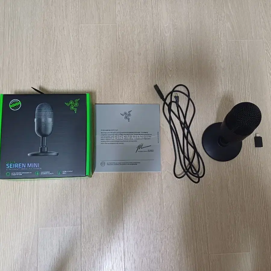 레이저 Razer 세이렌 Seiren V2 판매합니다