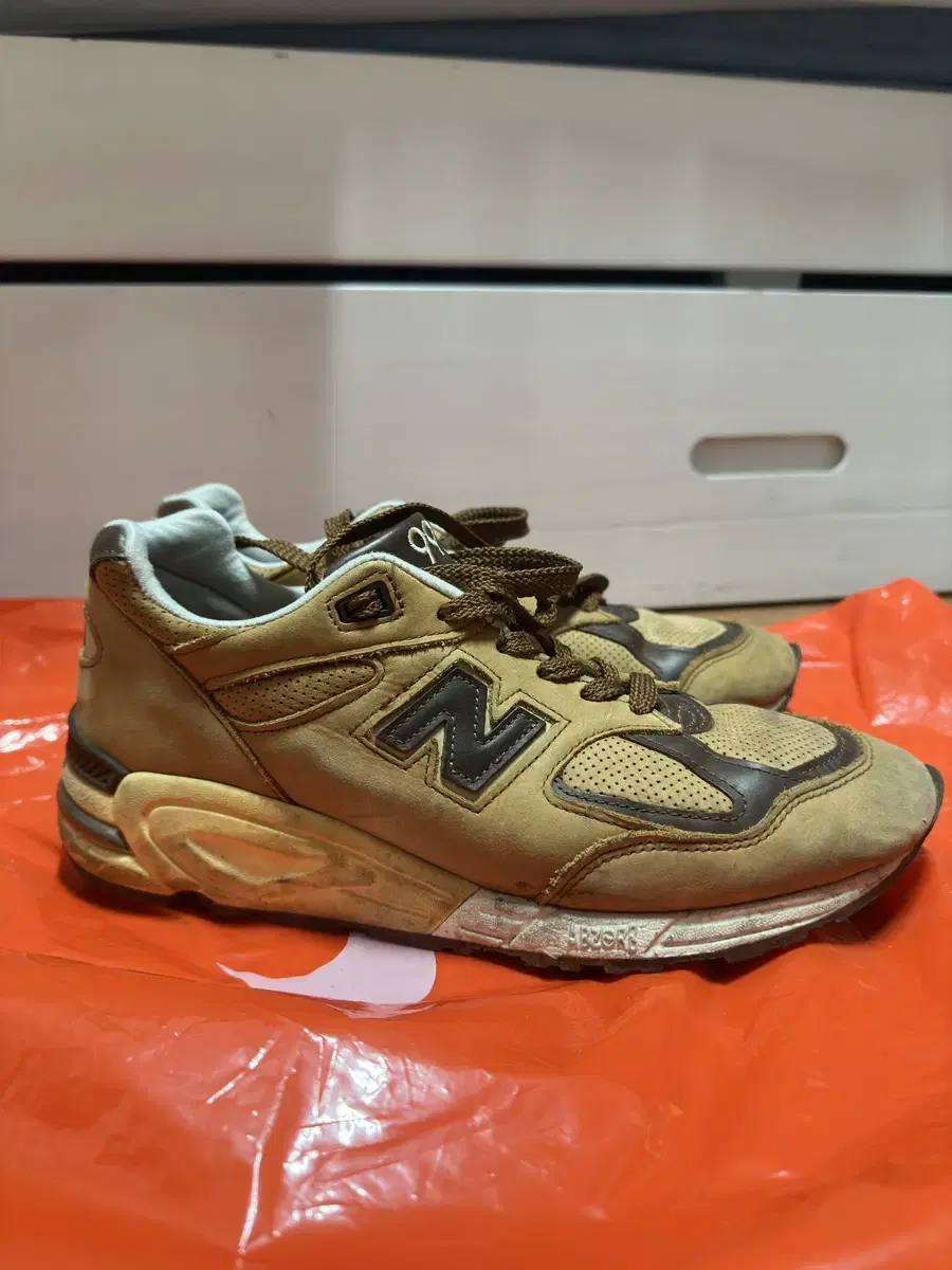 뉴발란스 990v2 made in usa tan brown