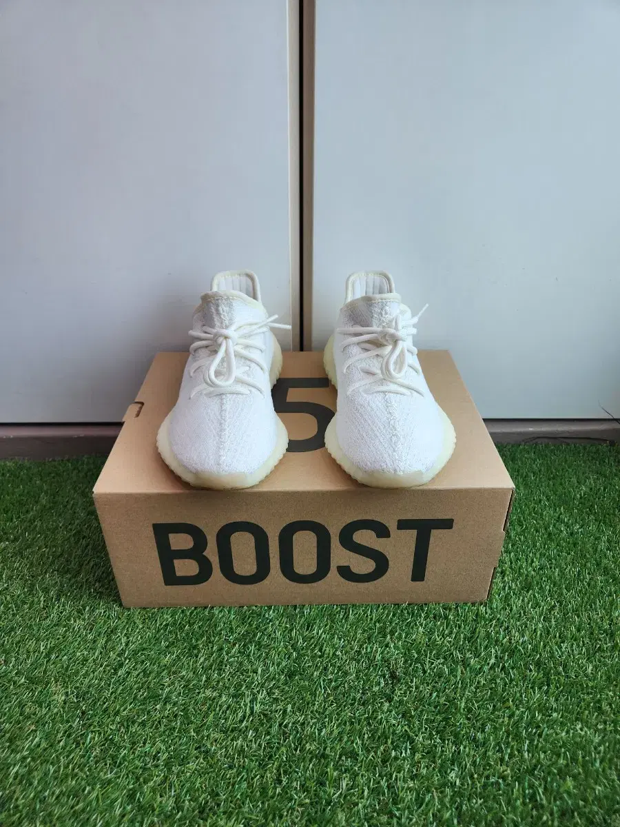 [255]이지부스트 350v2 트리플 화이트 크림 화이트