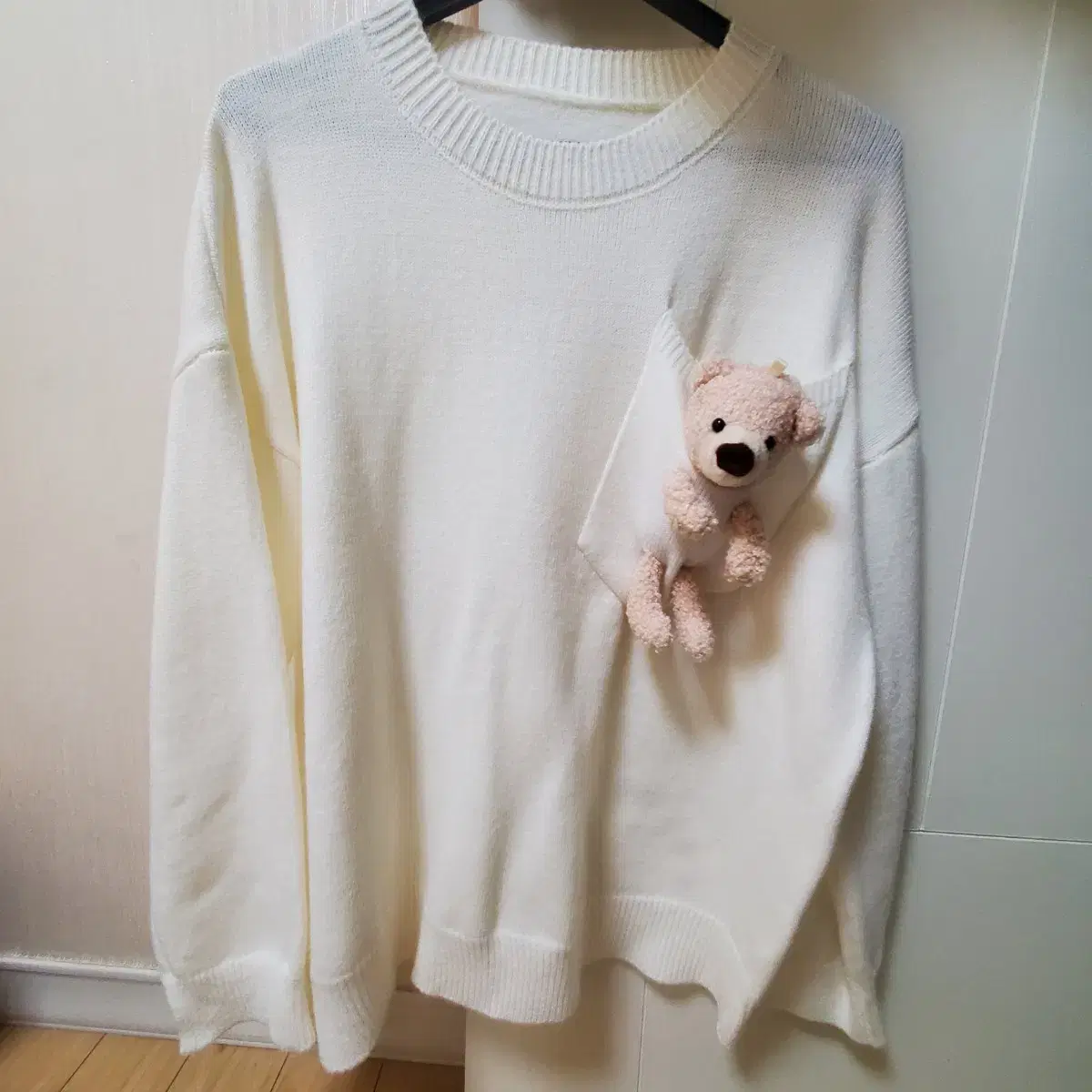 Ivory knit teddy bear t-shirt ~2 times worn