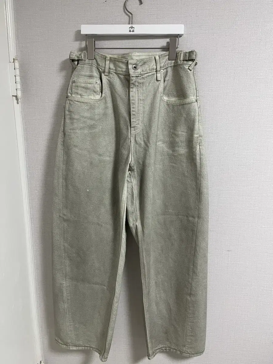 YIYAE Wide Fit Dirty Wash Denim Pants Size M