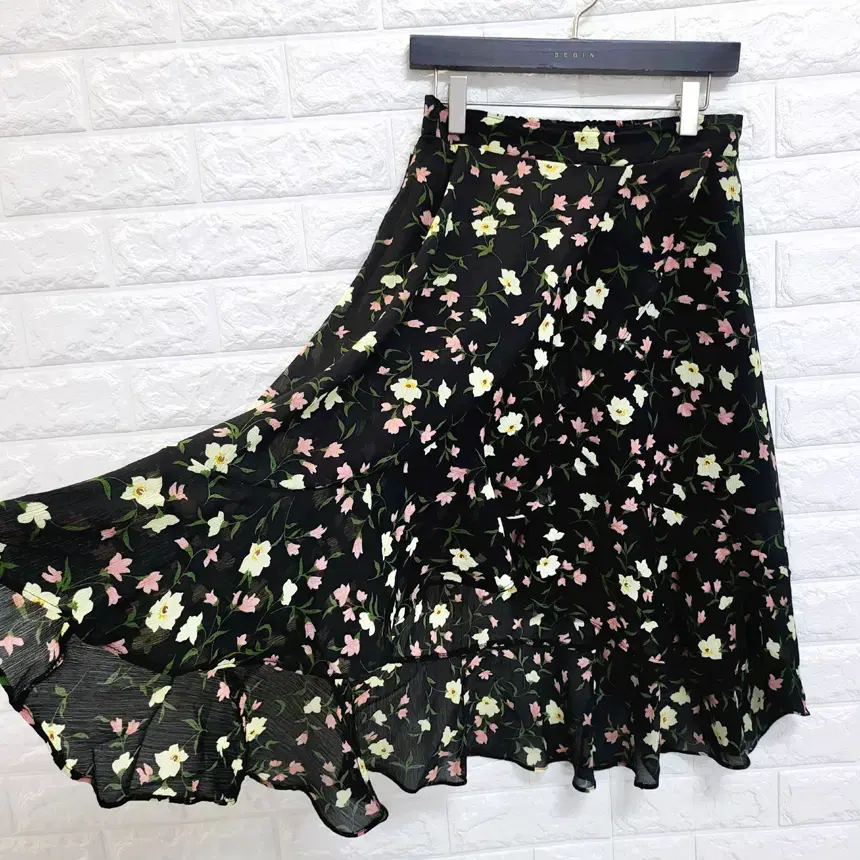 Size 44-55) Flower Chiffon Unbalanced Frill Skirt (A1213)