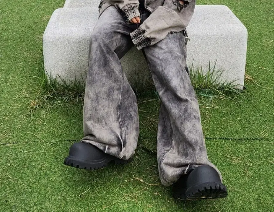 [44] Junji 23FW Collection Wide Denim Pants Pants for Sale