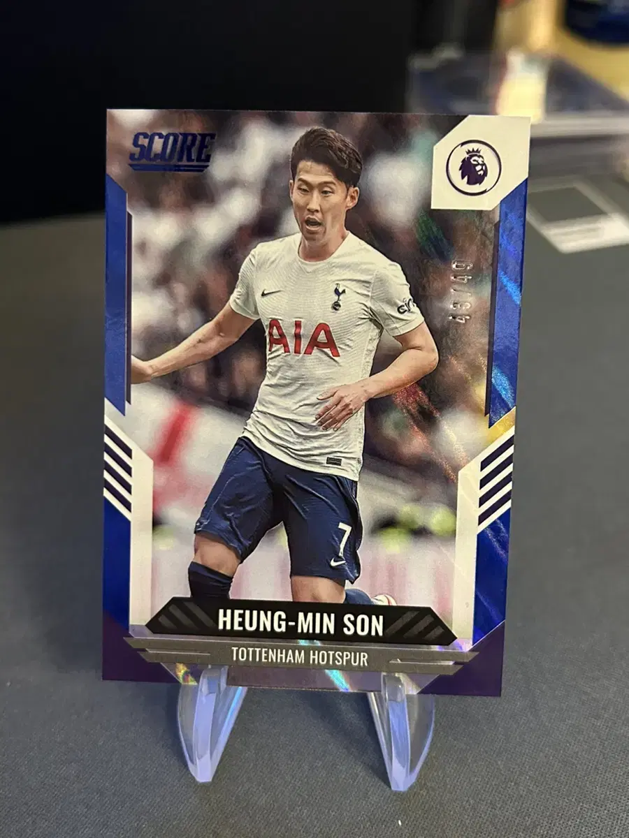 Son Heung-min 49 limited kard (Panini Score)