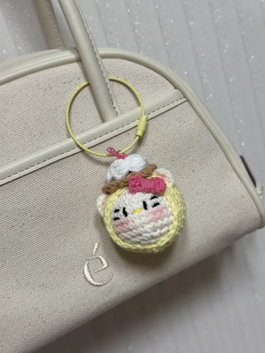 Sanrio Kitty Pudding Keyring