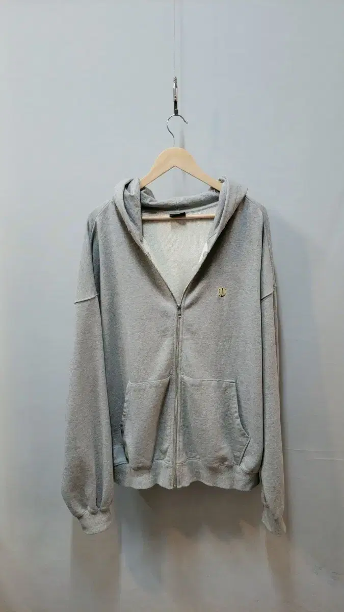 Takpo) Berutum Hooded Zip Up