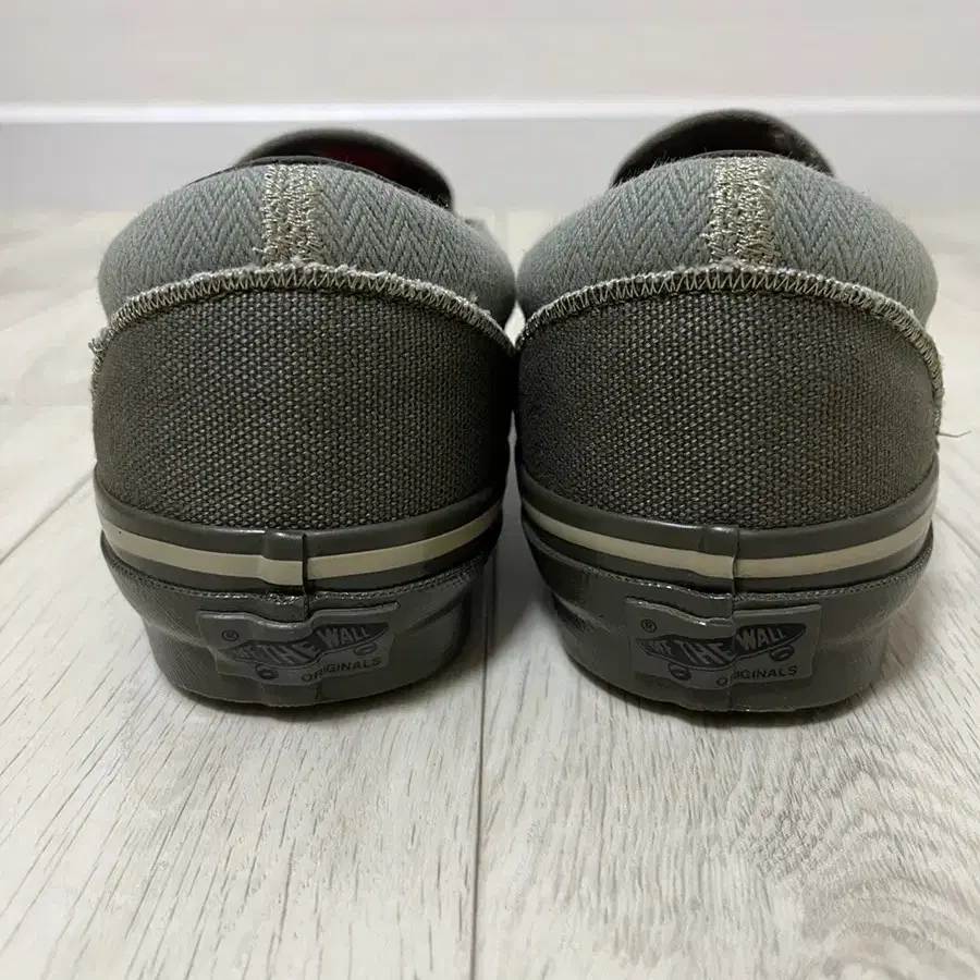 반스볼트 X 나이젤카본 Slip-On LX Army US9 270