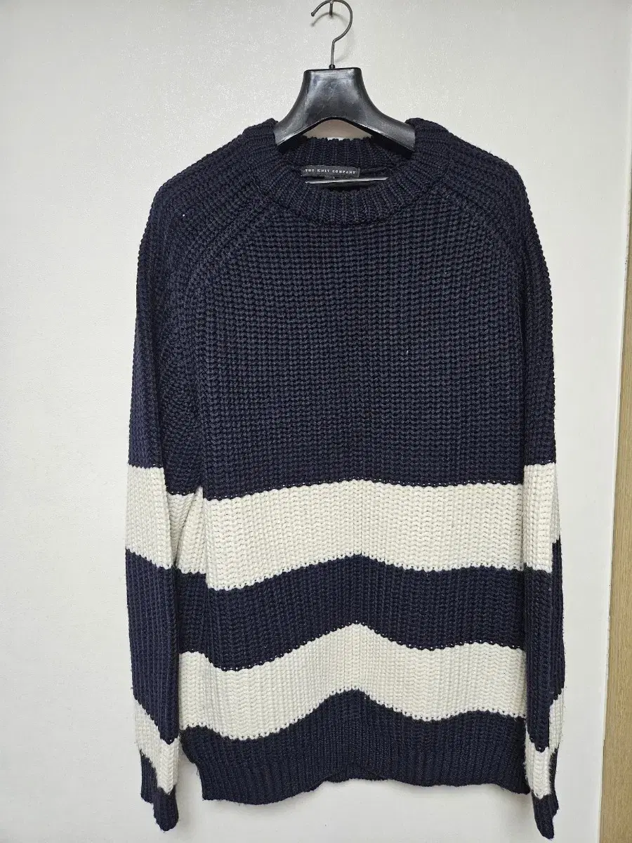 The Knit Company Navy Heavyweight Wool Knit (100-105)