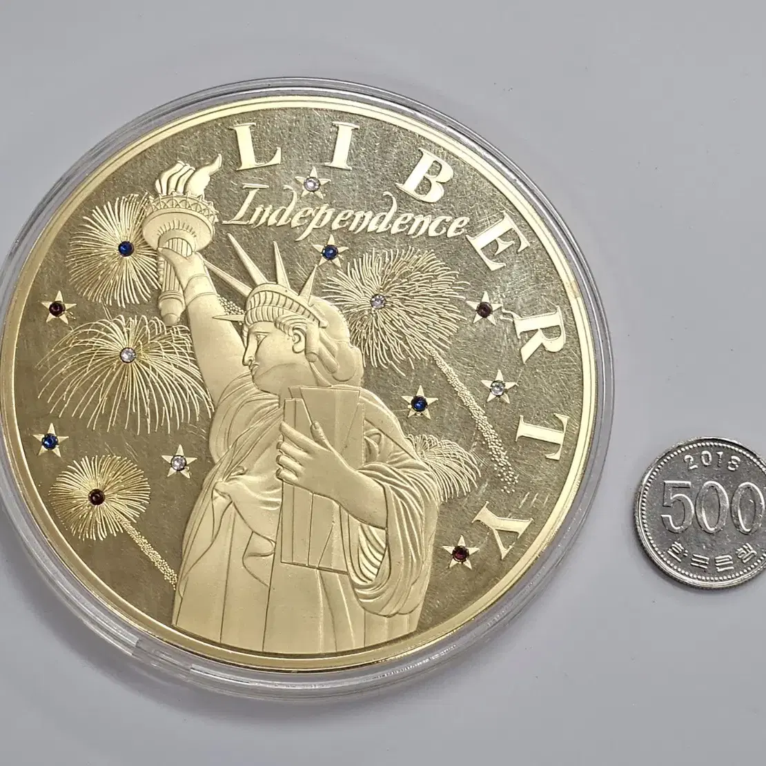 American Mint 제작한 독립기념 금도금 보석삽입메달