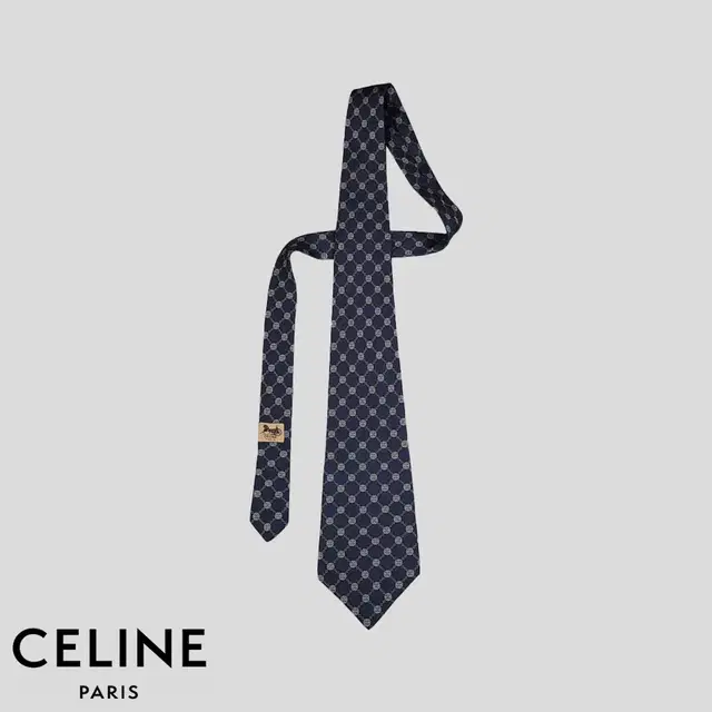 CELINE 셀린느 셀린 딥네이비 체인 마카담 트라오페패턴 실크100 넥