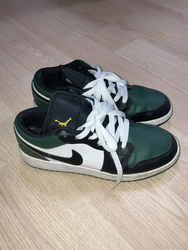 조던 1 로우 그린 토 Jordan 1 Low Green Toe