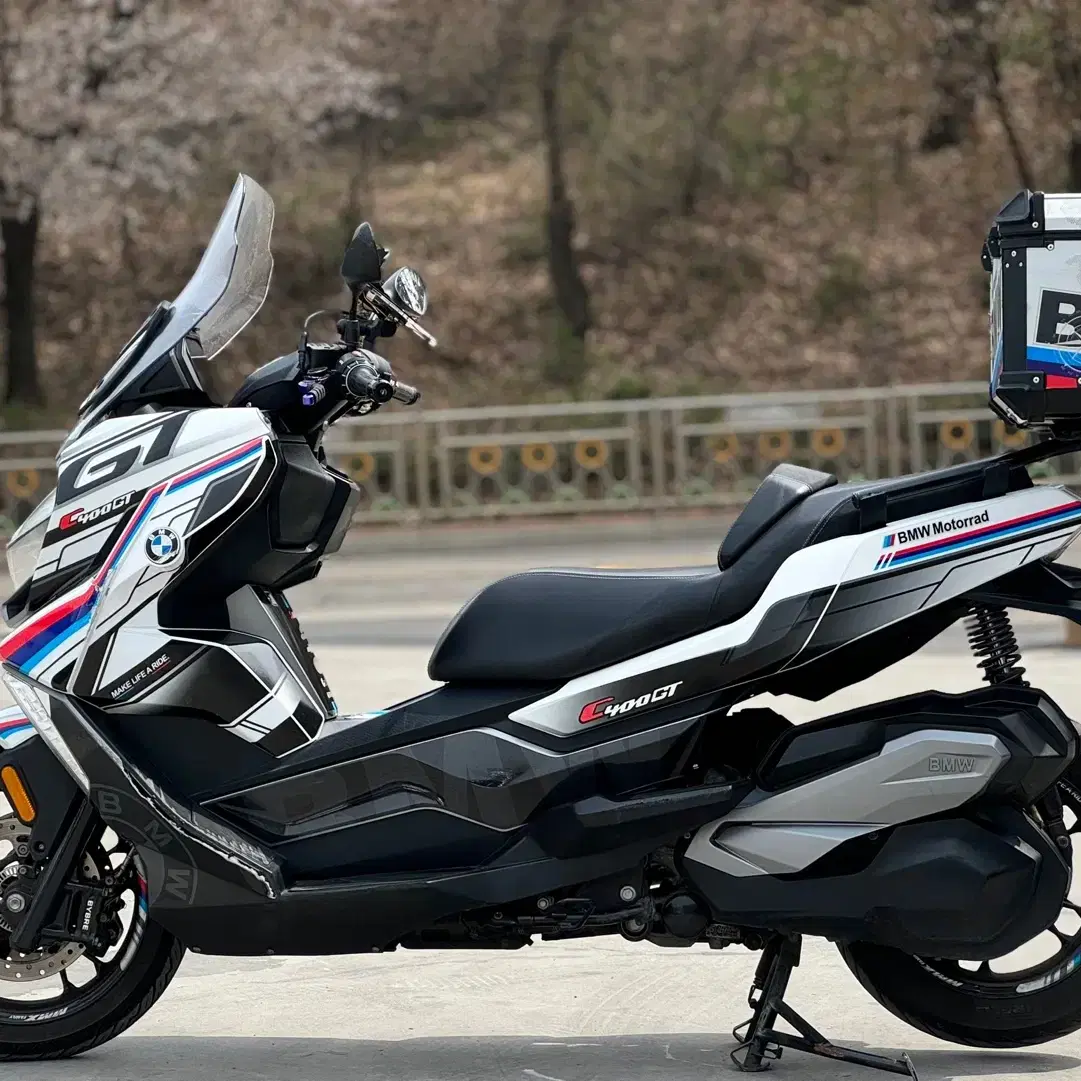 BMW C400GT 풀데칼 블랙박스 튜닝차량 좋은금액에 판매 합니다