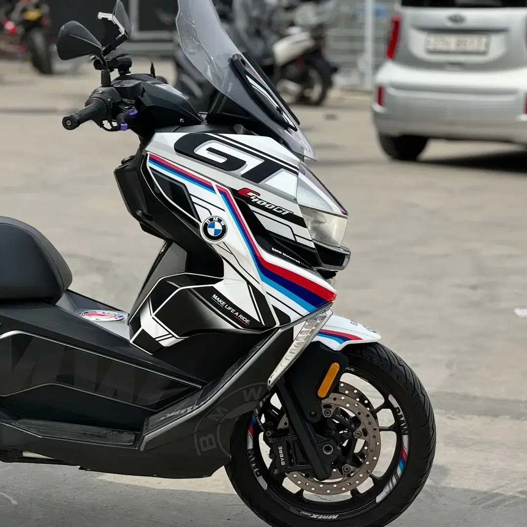 BMW C400GT 풀데칼 블랙박스 튜닝차량 좋은금액에 판매 합니다