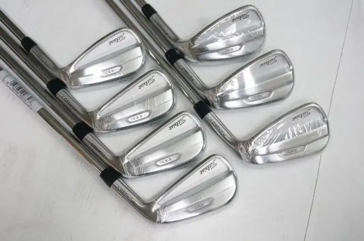 Titleist T100s Lightweight Steel Irons Akush Korea Genuine