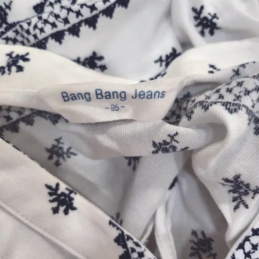 뱅뱅진(Bang Bang Jeans) 화이트 프린팅 블라우스