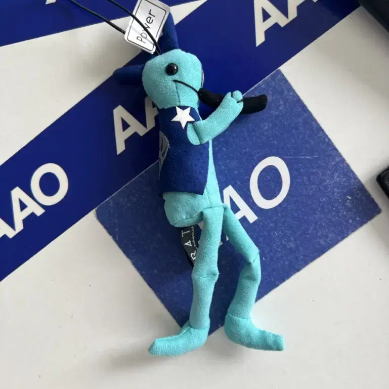 musical alien keychain