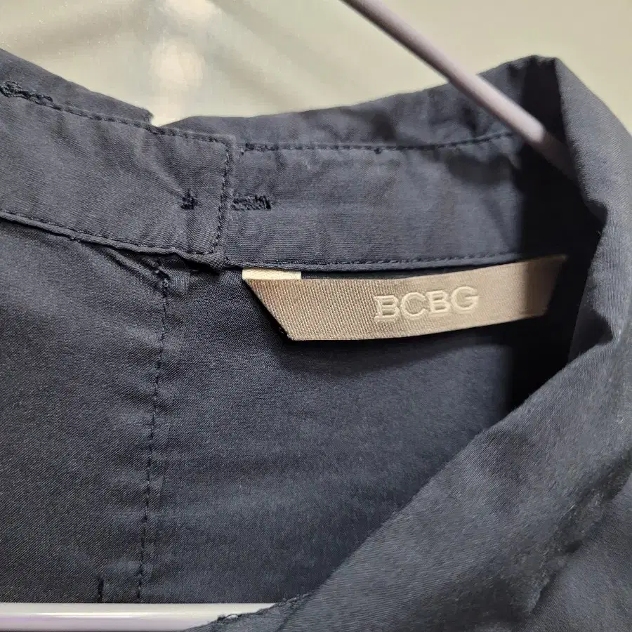 BCBG 남방(L) 네이비색상