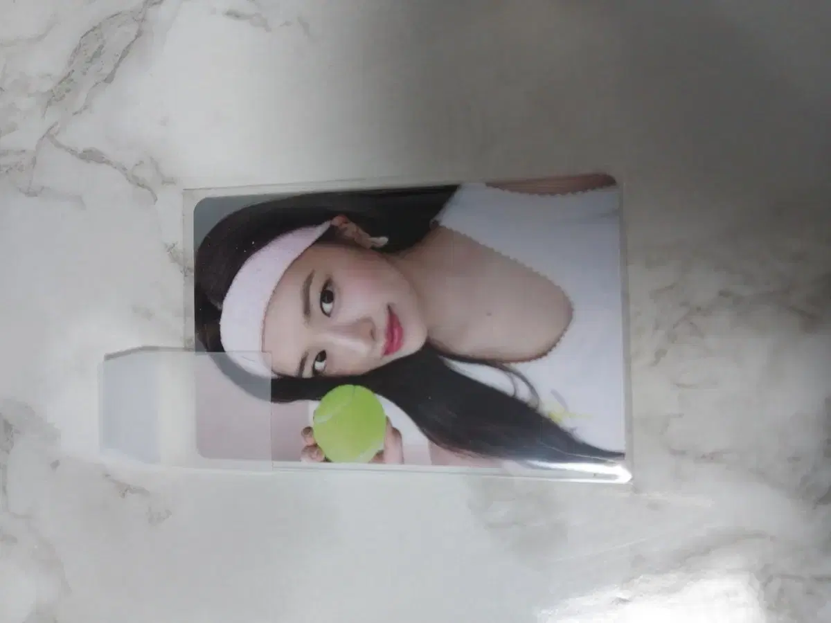 Yujin Papa John's 1st photocard.