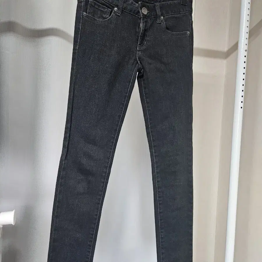 GUESS JEANS  게스 데님 청바지 나미룩 블랙진