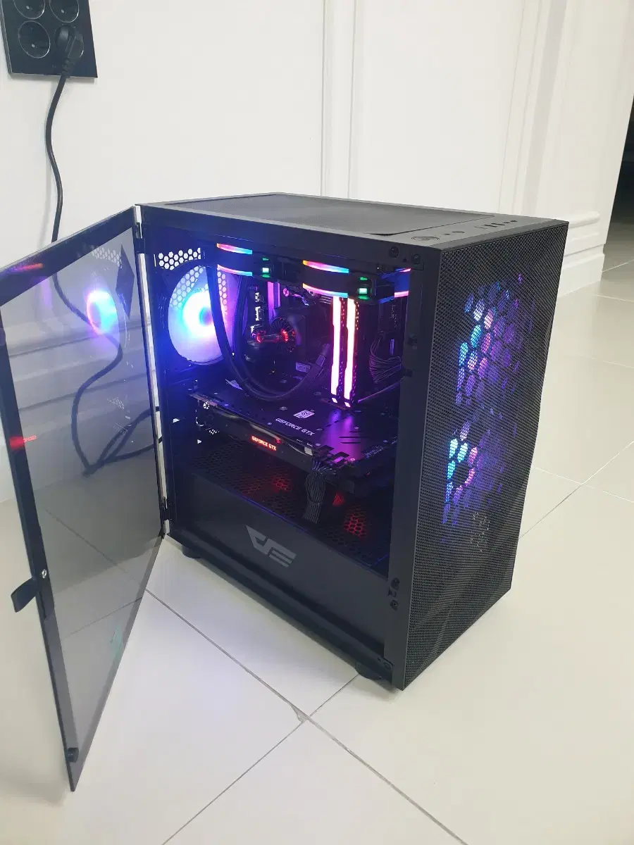 인텔 i7 8700 gtx1070 게이밍 컴퓨터 본체