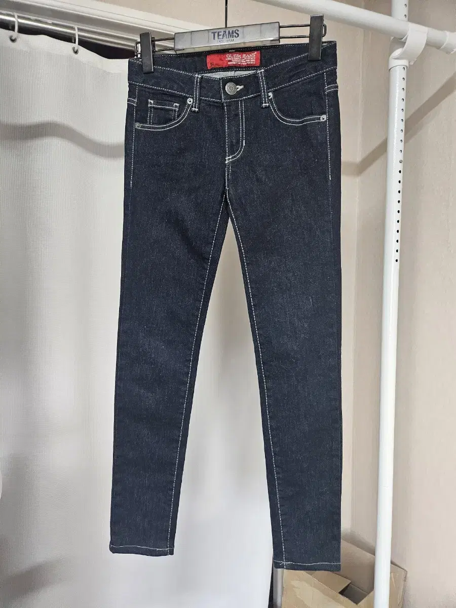 GUESS JEANS 데님청바지 나미룩 포카리스웨트 청바지