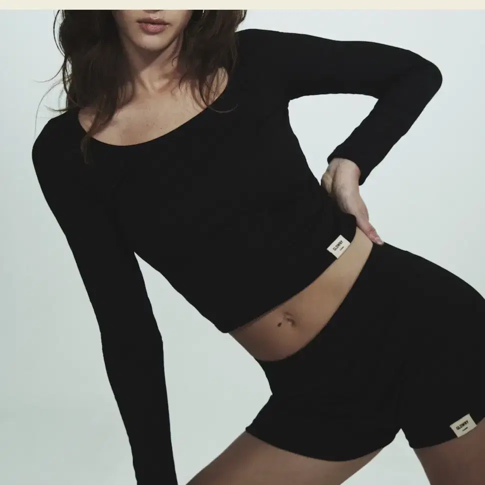 글로니 G CLASSIC RIB SCOOP LONG SLEEVE (BLA