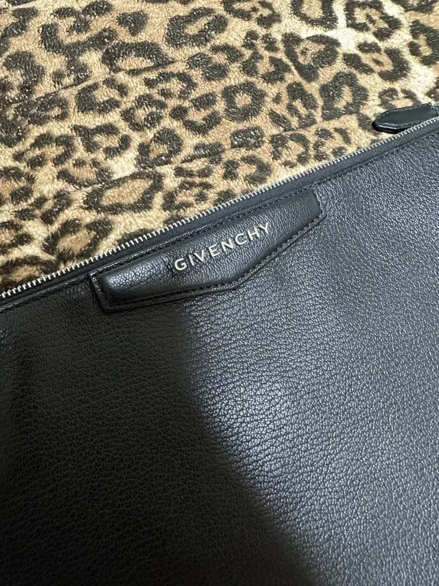 Givenchy Antigona clutch