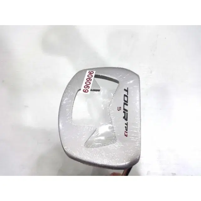 906069 Tour TP13 5 33-inch mallet putter