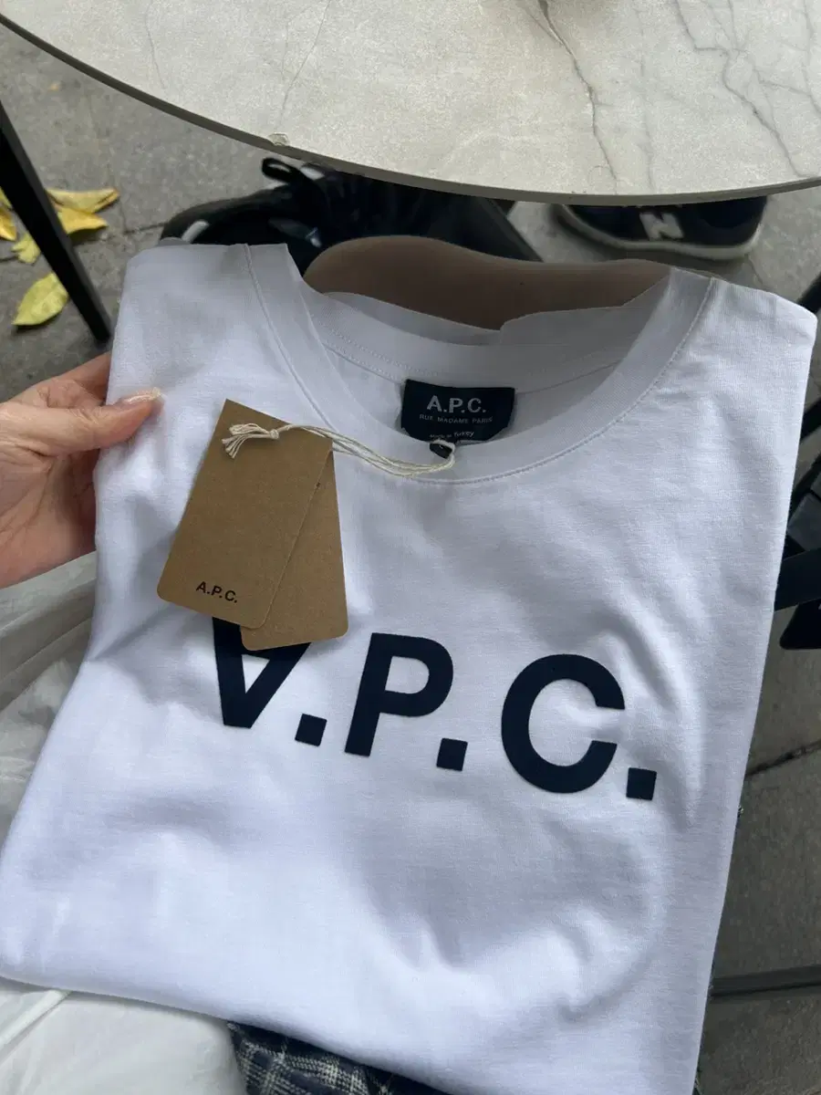 A.P.C 아페쎄 로고 반팔티